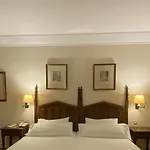 Hotel De 4*