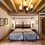 فندق De 4*