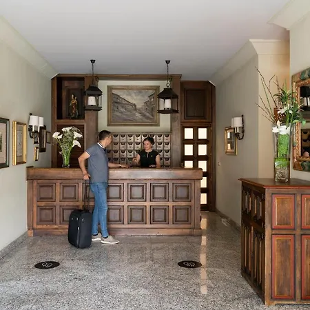 Hotel De 4*