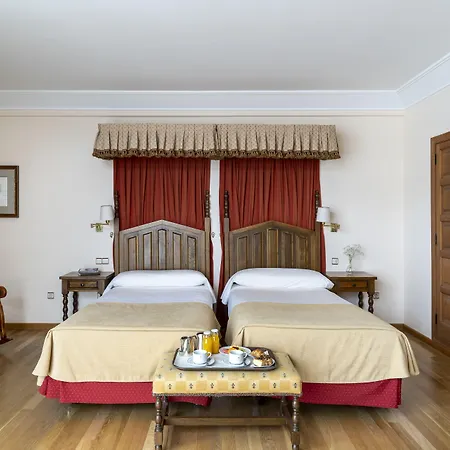 De Ξενοδοχείο 4*
